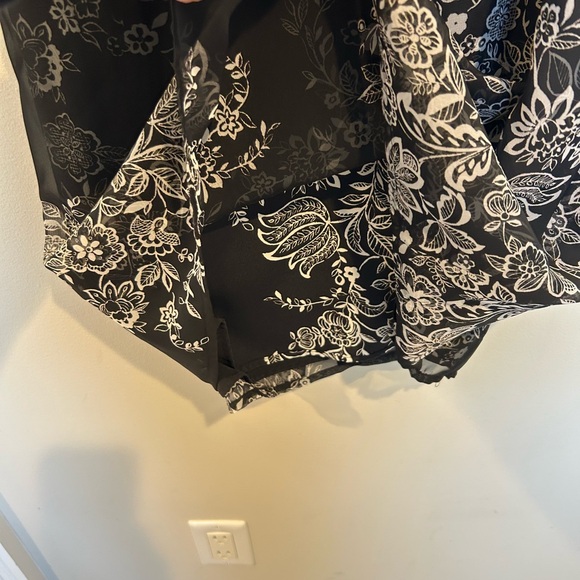 Liz Claiborne Black and White Floral Maxi Skirt - Picture 5 of 6